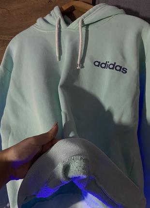 Худі ніжного кольору з принтом та логотипом adidas