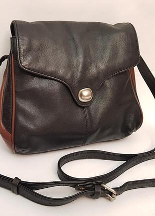 Актуальная удобная красивая кожаная сумка crossbody немецкого бренда