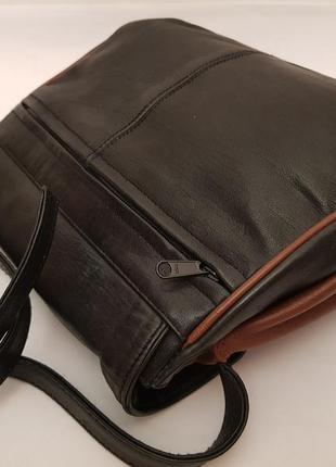 Актуальная удобная красивая кожаная сумка crossbody немецкого бренда4 фото