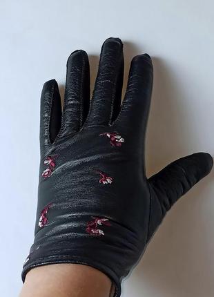 Симпатичные женские кожаные перчатки6 фото