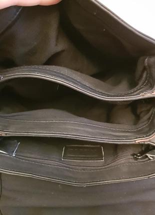 Актуальная удобная красивая кожаная сумка crossbody немецкого бренда7 фото