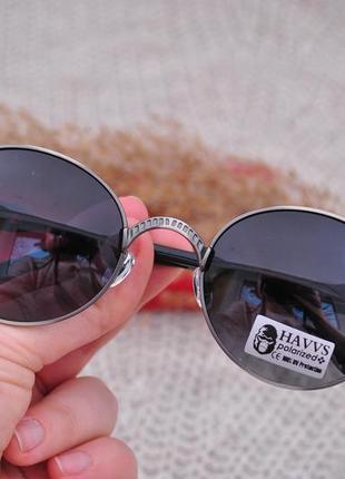 Фирменные круглые солнцезащитные очки havvs polarized с боковой шорой3 фото