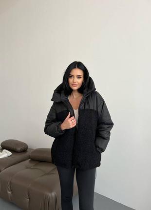 Женская теплая зимняя куртка оверсайз трендовая стильная плюшевая на силиконе с мехом барашек6 фото