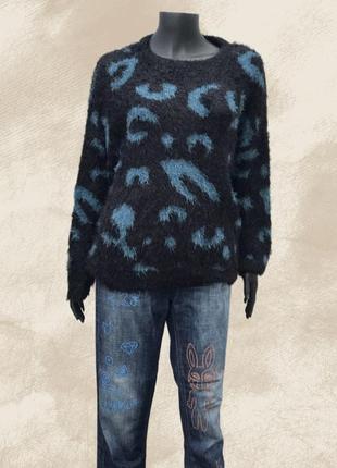 Пушистый женский свитер1 фото