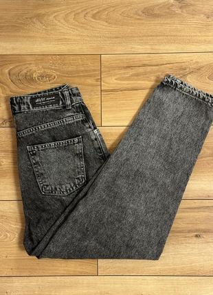 Темно-серые джинсы4 фото