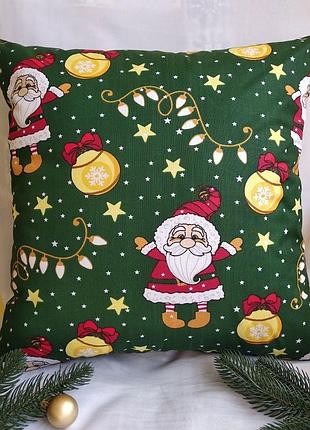 Новогодняя наволочка 35*35 зеленая с сантами из хлопка