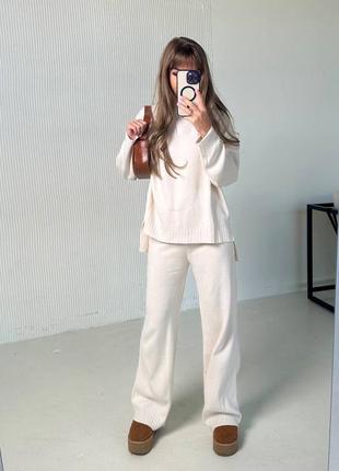 Трикотажний вʼязаний костюм з широкими штанами палаццо та светром