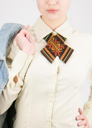 Крос-галстук з вишивкою чарівниця