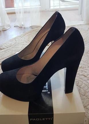 Туфлі з натуральної замші