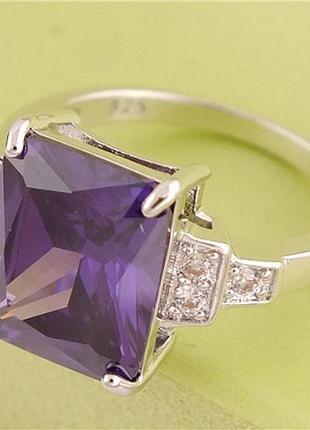 Кольцо серебристое, серебро, р. 18,5