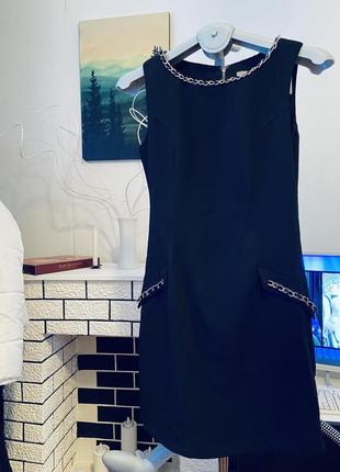 Стильное короткое черное классическое нарядное платье футляр
