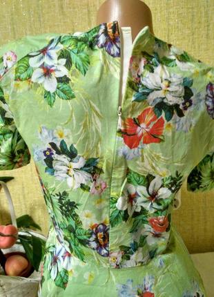 Яркая блуза в цветы4 фото