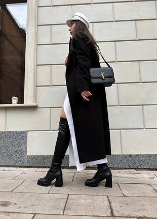 Женские кожаные ботфорты на устойчивом широком каблуке8 фото