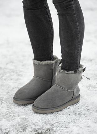 Замшевые женские угги мини с бантом, ugg classic mini bailey bow. серые, овчина.8 фото