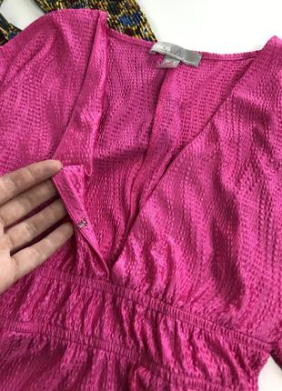 Платье миди в розовом цвете из фактурной ткани5 фото