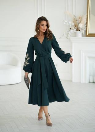 Сукня з костюмної тканини