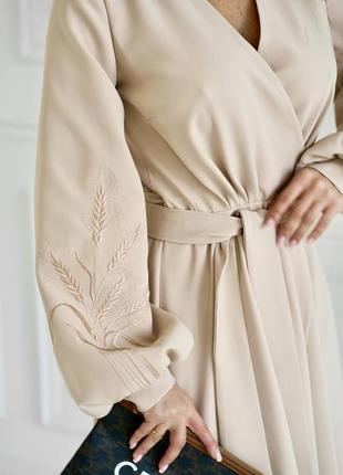 Сукня з костюмної тканини