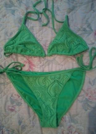 Гарний стильний ажурний купальник в басейн або на пляж