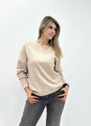 Жіночий пуловер з ангори