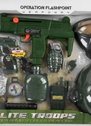 Військовий набір м 015 а, 13 елементів, автомат із тріскачкою, пістолет, ніж, каска, маска, свисток, кобура