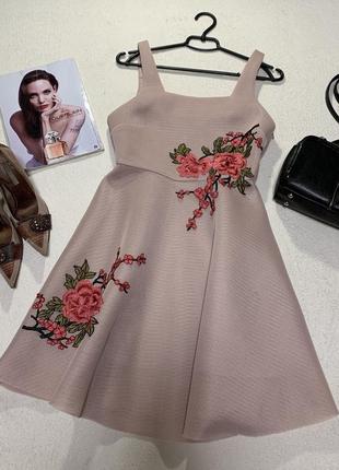 Шикарна ошатна ніжна сукня premium якості з вишивкою2 фото