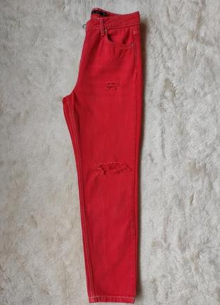 Красные плотные прямые джинсы кроп с дырками на коленях скинни мом бойфренды укороченные bershka7 фото