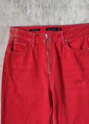 Красные плотные прямые джинсы кроп с дырками на коленях скинни мом бойфренды укороченные bershka5 фото