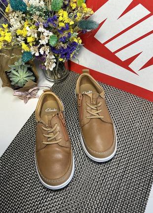 Оригінальні шкіряні кросівки clarks2 фото