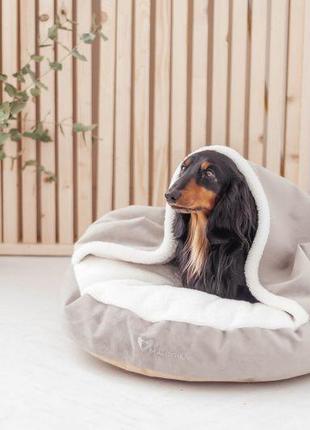 Лежак для собак та котів lounge silver з капюшоном l - діаметр 100см9 фото