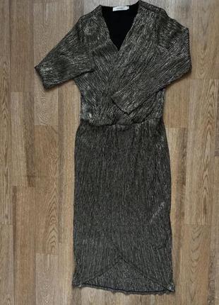Платье на запах длины миди с рукавом 3/4 треугольным вырезом мерцающим эффектом6 фото