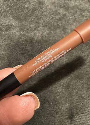 Huda beauty lip contour 2.0 warm brown/олівчик для губ/кремовий стійкий олівець для губ5 фото