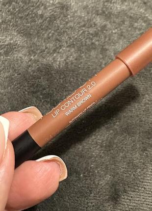 Huda beauty lip contour 2.0 warm brown/олівчик для губ/кремовий стійкий олівець для губ4 фото