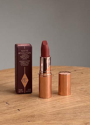 Матова помада charlotte tilbury matte revolution walk of no shame