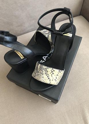 Кожаные босоножки vagabond p.38