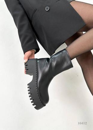 Женские зимние ботинки, черные, экокожа7 фото