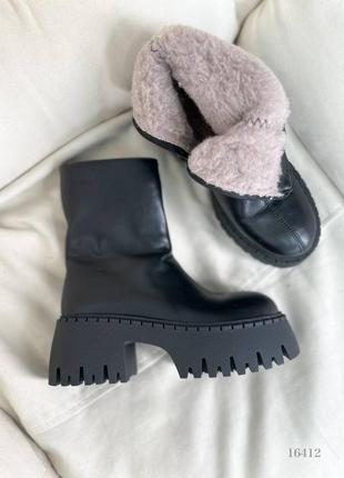 Женские зимние ботинки, черные, экокожа10 фото