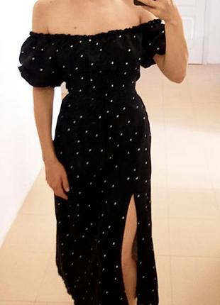 Шикарное платье чорное в горох с открытыми плечами и розрезом6 фото