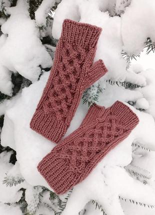 Митенки вязаные.