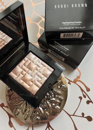 Роскошный хайлайтер bobbi brown highlighting powder в оттенке pink glow, 8g1 фото