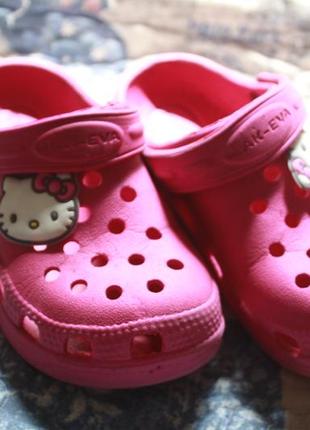 Крокссы hello kitty 3
