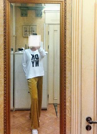 Красивые. эффектные брюки палаццо. трикотаж. велюр.высокая посадка. цвет охра.