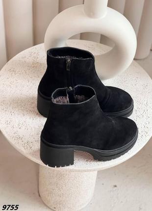 Натуральные замшевые зимние черные ботинки7 фото