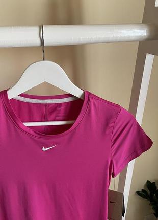 Футболка nike dri-fit one pink dd0626-6213 фото