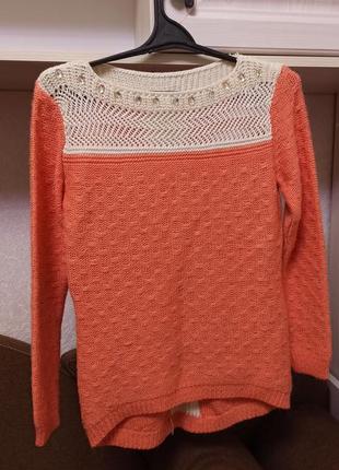 Нарядный свитер коралловый с блестящей нитью