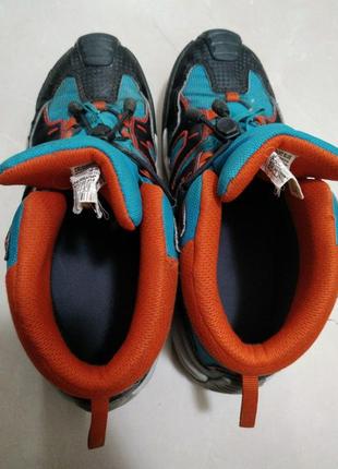 Брендовые трекинговые ботинки quechua
термо мембрана водонепроницаемые ветронепроницаемые8 фото