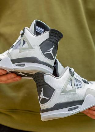 Чоловічі кросівки air jordan retro 4 military black на зиму якісного матеріалу, стильні та зручні кросівки на кожен ден9 фото