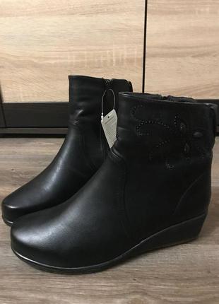 Женские новые черные ботинки