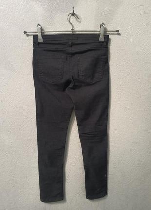 Серые джинсы в обтяжку, скинни с латками6 фото