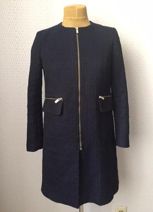 Легкое пальто на молнии из фактурной ткани  от h&m, размер евр 38, укр 44-46