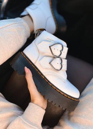 Черевики жіночі dr. martens devon heart